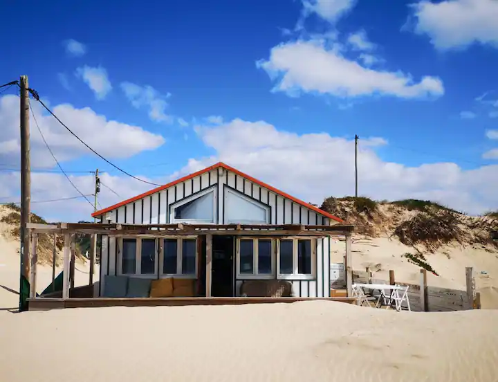 10 cabanes sur la plage au Portugal Cornelia 159