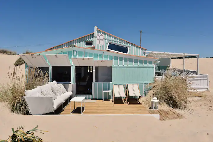 10 cabanes pour dormir sur la plage au Portugal: Azul Beach Cabana