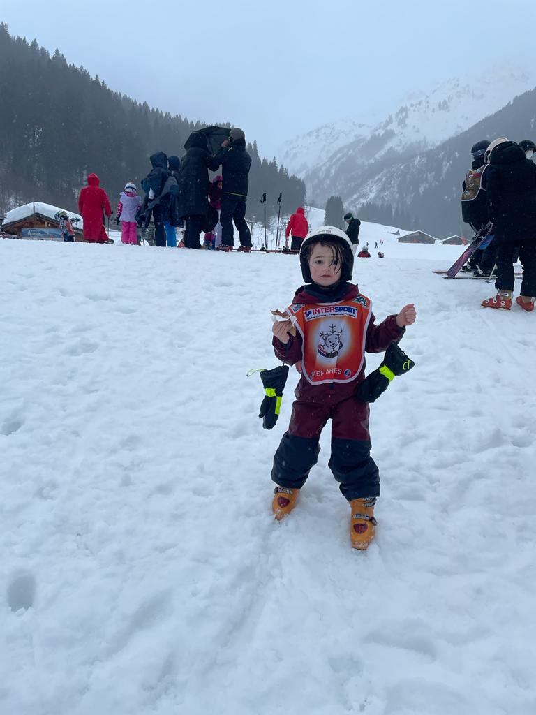 Première fois au ski avec un enfant: les cours de ski
